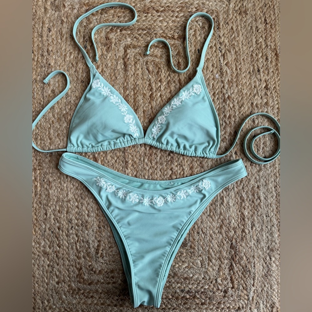 Hollister Light Green Embroidered Triangle High-Leg Cheekiest Bikini Large